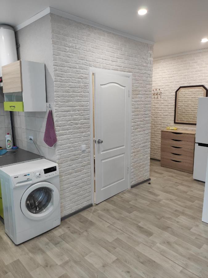 Две Уютные Квартиры В Центре Города Дзержинка - New Apartments كريفوي روغ المظهر الخارجي الصورة