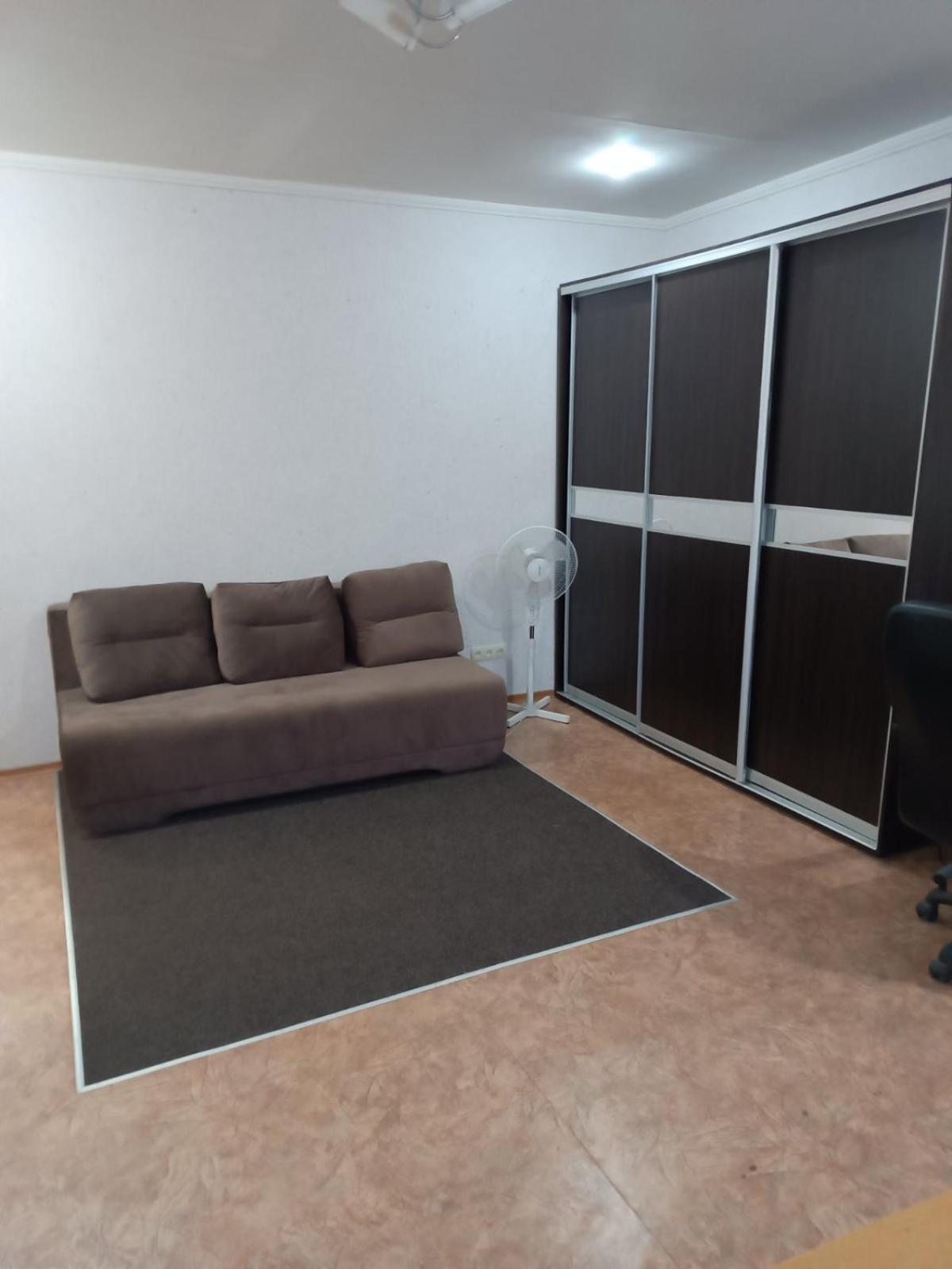 Две Уютные Квартиры В Центре Города Дзержинка - New Apartments كريفوي روغ المظهر الخارجي الصورة